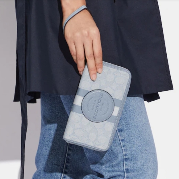 Coach Dempsey Large Phone Wallet In Signature Jacquard Witn Stripe And C… - Picture 3 of 13